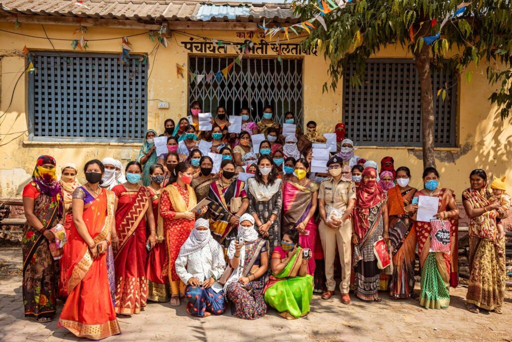 Manjari Sharma, Chief Didi. 1 Live Equal Foundation Manjari Sharma and farm didis in Khultabad district, Aurnagabad, Maharashtra.